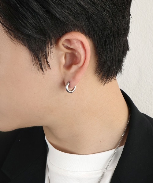 4INT.（フォイント）の「マット シンプル ワンタッチ フープピアス