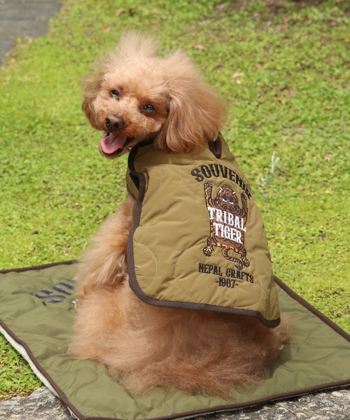 KRIFF MAYER（クリフメイヤー）の「スーベニア刺繍キルトJK（ペットウェア・レディース・キャメル/ダークブラウン/オフホワイト/グレー/パープル/ブラック/ピンクベージュ/オリーブ・SMALL/MEDIUM/LARGE/X-LARGE）」の7枚目の写真