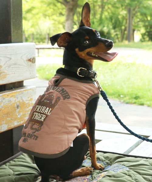 KRIFF MAYER（クリフメイヤー）の「スーベニア刺繍キルトJK（ペットウェア・レディース・キャメル/ダークブラウン/オフホワイト/グレー/パープル/ブラック/ピンクベージュ/オリーブ・SMALL/MEDIUM/LARGE/X-LARGE）」の8枚目の写真