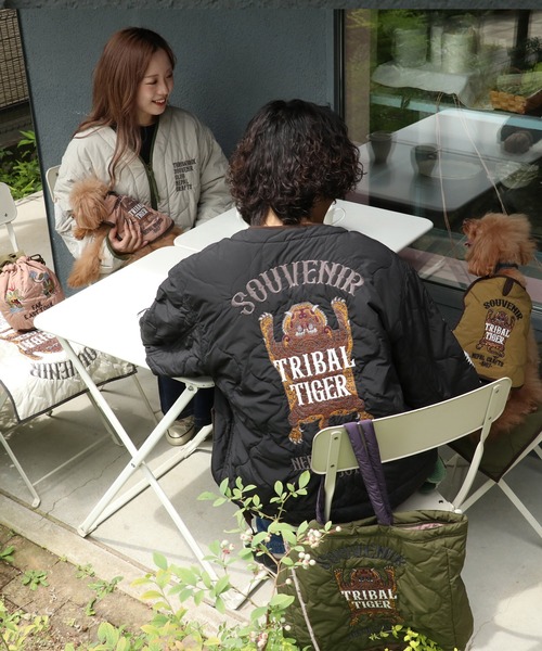 KRIFF MAYER（クリフメイヤー）の「スーベニア刺繍キルトJK（ペットウェア・レディース・キャメル/ダークブラウン/オフホワイト/グレー/パープル/ブラック/ピンクベージュ/オリーブ・SMALL/MEDIUM/LARGE/X-LARGE）」の20枚目の写真