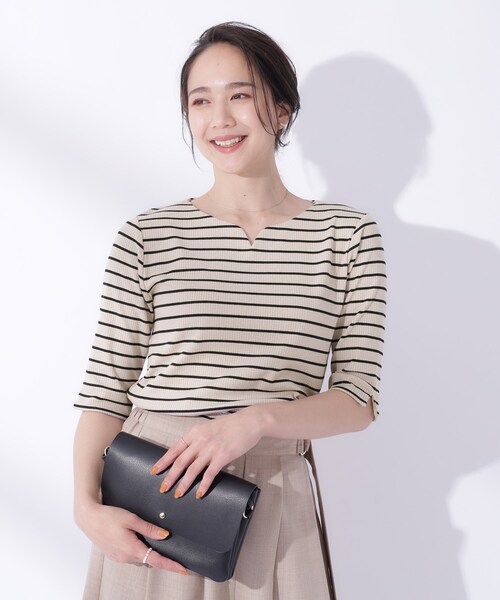 DRESKIP(ドレスキップ)の「◆女性らしさをプラスする テレコハートネック 5分袖トップス(Tシャツ/カットソー・レディース・ブラック/ブルーグリーン/アイボリー/ブラック系2・03/02/04)」の5枚目の写真