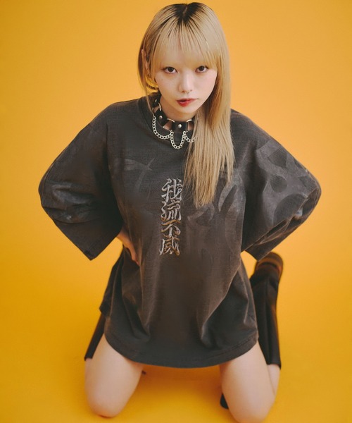 GALFY（ガルフィー）の「GALFY/ガルフィー/【LHP別注】ピグメントドルマン中二病BIG TEE（Tシャツ/カットソー・メンズ・ブラック/ブラウン・LARGE/X-LARGE）」の2枚目の写真