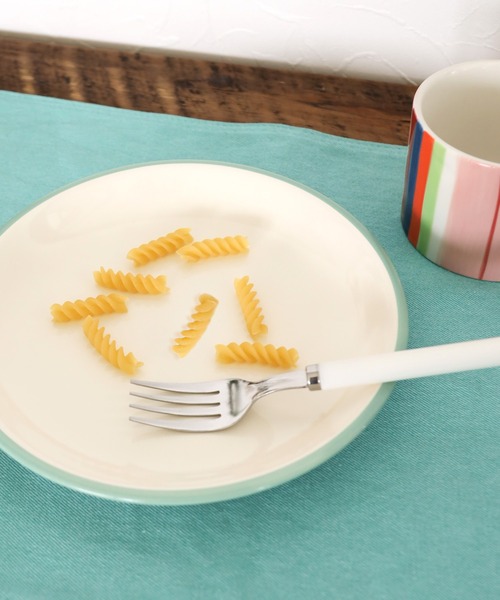 BAYFLOW（ベイフロー）の「[電子レンジ・食洗機OK]BFホウロウ風プレート20.5cm（食器・レディース・ブルー/グレー/ピンク・0）」の2枚目の写真