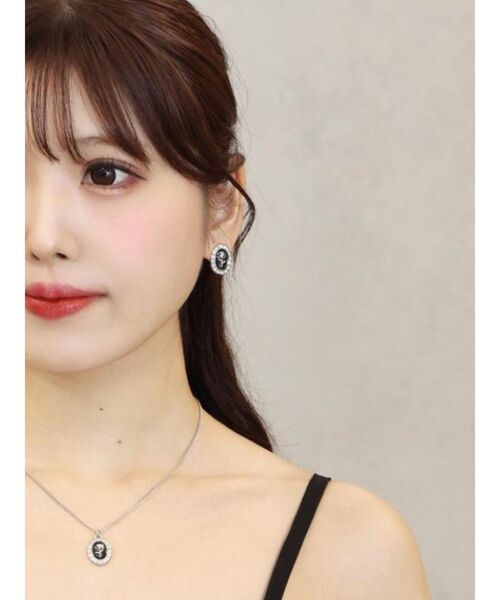 EATME(イートミー)の「ローズチャームピアス(ピアス(両耳用)・レディース・シルバー・FREE)」の1枚目の写真