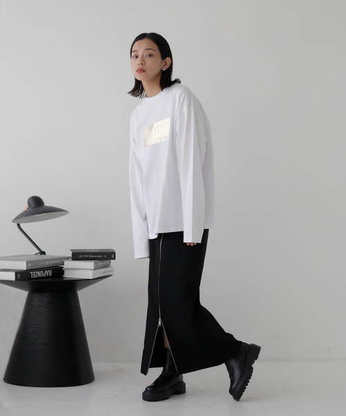 hellam(へラム)の「シルバー箔プリントロングTシャツ(Tシャツ/カットソー・レディース・ホワイト×ゴールド/ホワイト×シルバー/チャコール・FREE)」の14枚目の写真