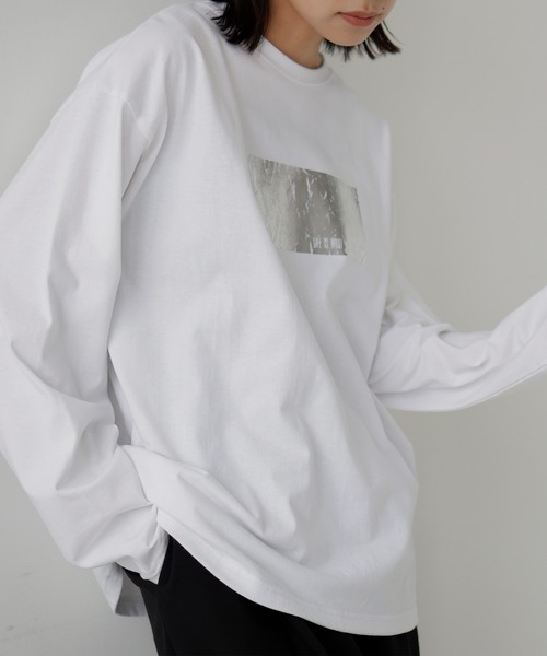 hellam(へラム)の「シルバー箔プリントロングTシャツ(Tシャツ/カットソー・レディース・ホワイト×ゴールド/ホワイト×シルバー/チャコール・FREE)」の18枚目の写真