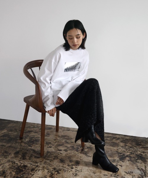 hellam(へラム)の「シルバー箔プリントロングTシャツ(Tシャツ/カットソー・レディース・ホワイト×ゴールド/ホワイト×シルバー/チャコール・FREE)」の21枚目の写真
