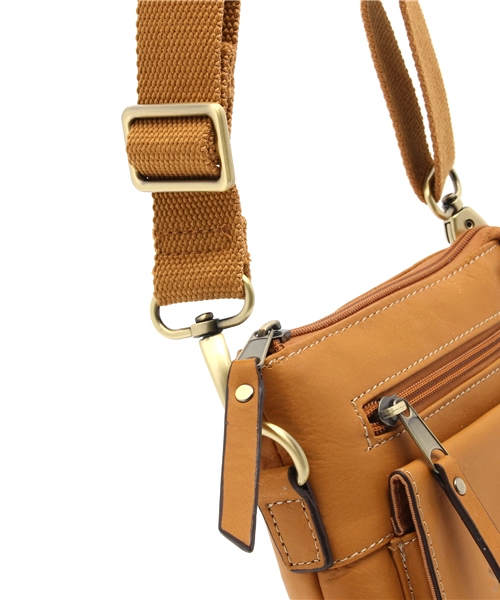 【新品】Snobbistスノビスト ショルダーバッグ　キャメル 新品】Snobbistスノビスト ショルダーバッグキャメル