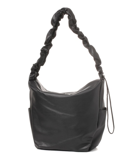 LAKOLE（ラコレ）の「フェイクレザーラージギャザーショルダーバッグ / 145311（ショルダーバッグ・メンズ・ブラック/グレー/オフホワイト・FREE）」の5枚目の写真