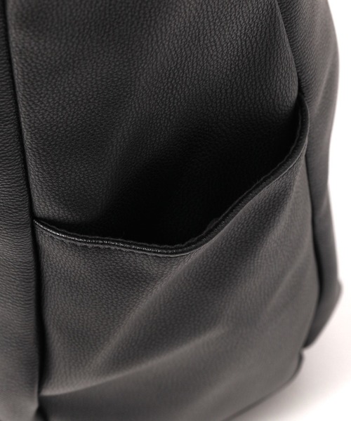 LAKOLE（ラコレ）の「フェイクレザーラージギャザーショルダーバッグ / 145311（ショルダーバッグ・メンズ・ブラック/グレー/オフホワイト・FREE）」の13枚目の写真