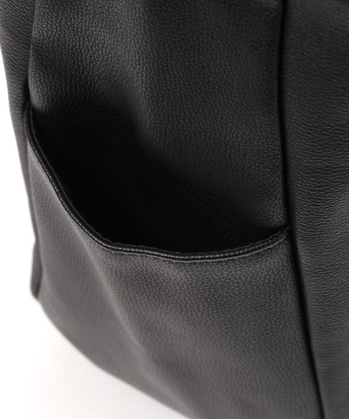 LAKOLE（ラコレ）の「フェイクレザーラージギャザーショルダーバッグ / 145311（ショルダーバッグ・メンズ・ブラック/グレー/オフホワイト・FREE）」の14枚目の写真
