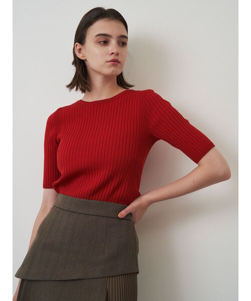 ELENDEEK（エレンディーク）の「バックオープン半袖ニット（ニット/セーター・レディース・イエロー/レッド/ブルー/アイボリー/ブラック・FREE）」の7枚目の写真