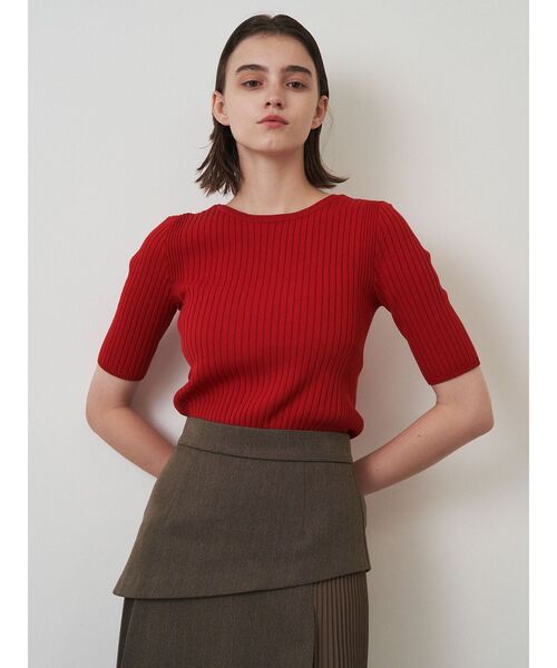 ELENDEEK（エレンディーク）の「バックオープン半袖ニット（ニット/セーター・レディース・イエロー/レッド/ブルー/アイボリー/ブラック・FREE）」の8枚目の写真