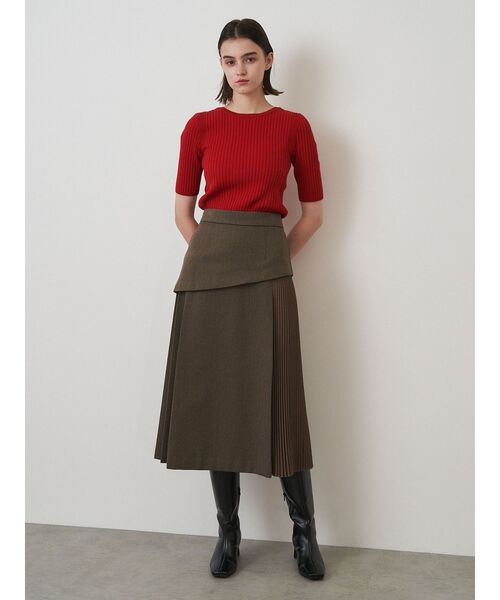 ELENDEEK（エレンディーク）の「バックオープン半袖ニット（ニット/セーター・レディース・イエロー/レッド/ブルー/アイボリー/ブラック・FREE）」の11枚目の写真