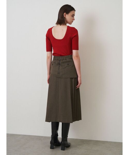 ELENDEEK（エレンディーク）の「バックオープン半袖ニット（ニット/セーター・レディース・イエロー/レッド/ブルー/アイボリー/ブラック・FREE）」の14枚目の写真