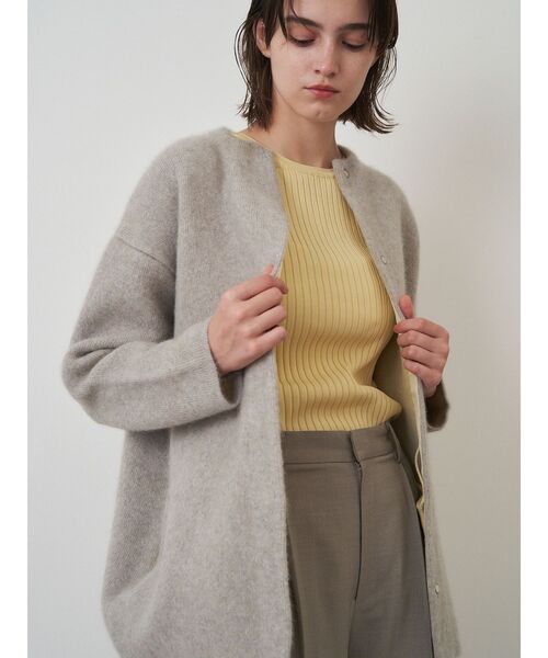 ELENDEEK（エレンディーク）の「バックオープン半袖ニット（ニット/セーター・レディース・イエロー/レッド/ブルー/アイボリー/ブラック・FREE）」の22枚目の写真