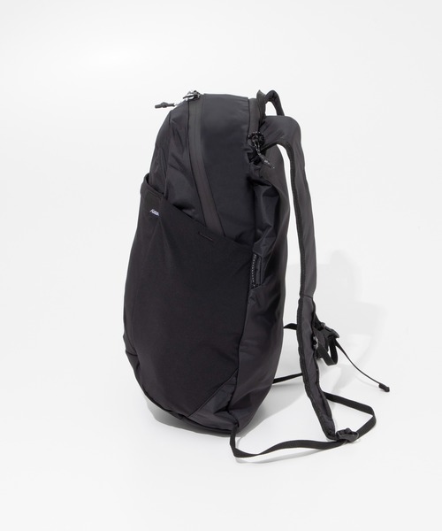 Matador（マタドール）の「MATADOR ReFraction Packable Backpack マタドール リフラクションパッカブルバックパック（バックパック/リュック・メンズ・ブラック/ホワイト系1/ブルー系1・FREE）」の10枚目の写真
