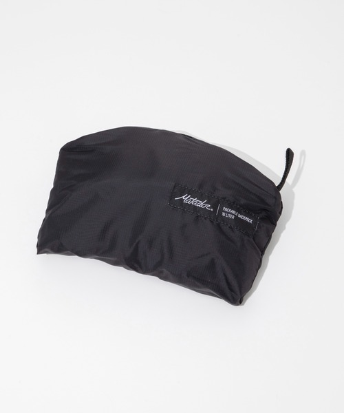 Matador（マタドール）の「MATADOR ReFraction Packable Backpack マタドール リフラクションパッカブルバックパック（バックパック/リュック・メンズ・ブラック/ホワイト系1/ブルー系1・FREE）」の15枚目の写真