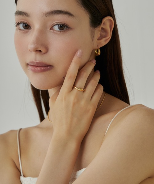 ciite' surgical stainless(シーテサージカルステンレス)の「【 金属アレルギー対応 】 ニュアンスリング サージカルステンレス(リング・レディース・ゴールド/シルバー・11号/13号/15号)」の6枚目の写真