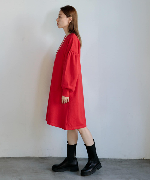 URBAN RESEARCH Sonny Label(アーバンリサーチサニーレーベル)の「袖ボリュームスウェットミニワンピース(ワンピース・レディース・オートミール/ネイビー/レッド・FREE)」の6枚目の写真