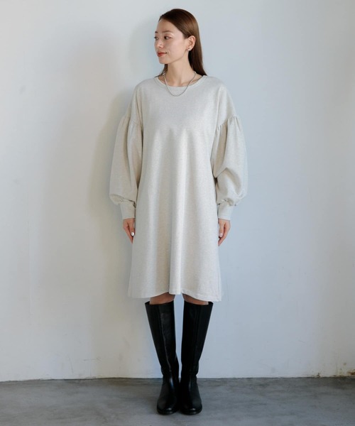 URBAN RESEARCH Sonny Label(アーバンリサーチサニーレーベル)の「袖ボリュームスウェットミニワンピース(ワンピース・レディース・オートミール/ネイビー/レッド・FREE)」の9枚目の写真