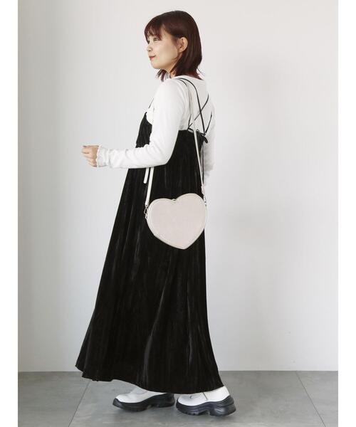 ehka sopo(エヘカソポ)の「クラッシュベロアキャミソールワンピース(ワンピース・レディース・ブルー/ブラック/マスタード・F)」の4枚目の写真