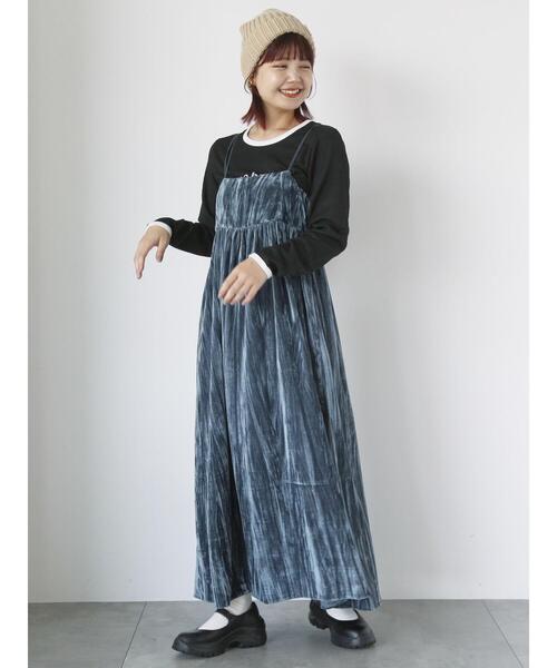 ehka sopo(エヘカソポ)の「クラッシュベロアキャミソールワンピース(ワンピース・レディース・ブルー/ブラック/マスタード・F)」の6枚目の写真