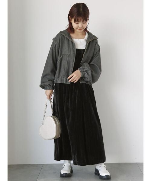 ehka sopo（エヘカソポ）の「クラッシュベロアキャミソールワンピース