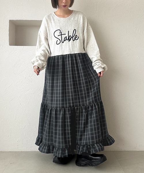 apres jour mignon(アプレジュールミニョン)の「リメイク風裏毛ワンピース【ZOZOTOWN限定アイテム】(ワンピース・レディース・ブラック/ブルー/ブラック系その他/ブラウン系その他・MEDIUM/X-LARGE/SMALL)」の2枚目の写真