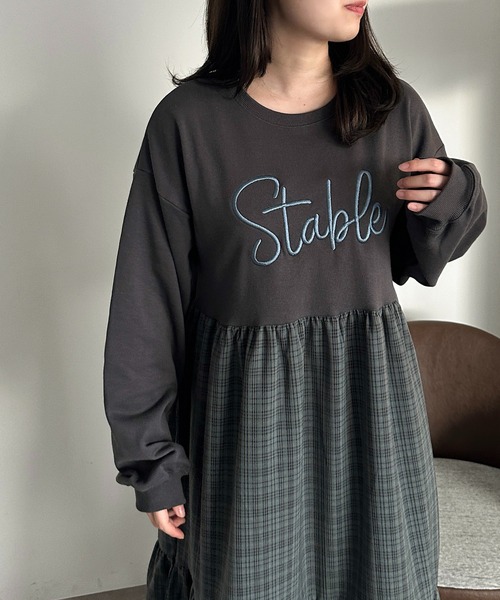 apres jour mignon(アプレジュールミニョン)の「リメイク風裏毛ワンピース【ZOZOTOWN限定アイテム】(ワンピース・レディース・ブラック/ブルー/ブラック系その他/ブラウン系その他・MEDIUM/X-LARGE/SMALL)」の4枚目の写真