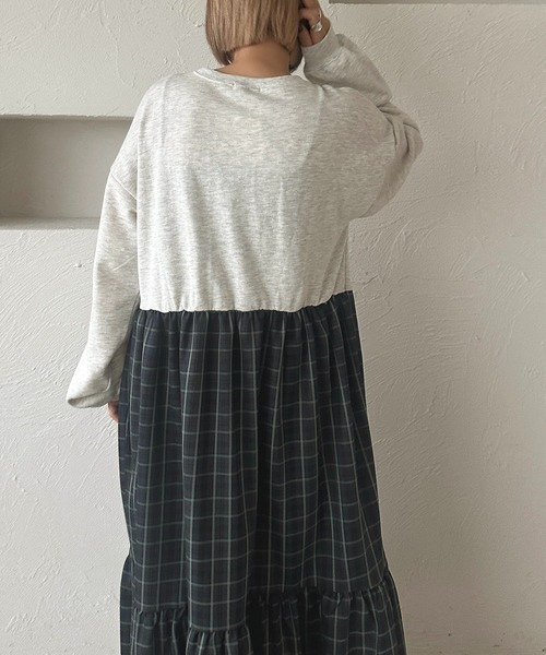apres jour mignon(アプレジュールミニョン)の「リメイク風裏毛ワンピース【ZOZOTOWN限定アイテム】(ワンピース・レディース・ブラック/ブルー/ブラック系その他/ブラウン系その他・MEDIUM/X-LARGE/SMALL)」の15枚目の写真