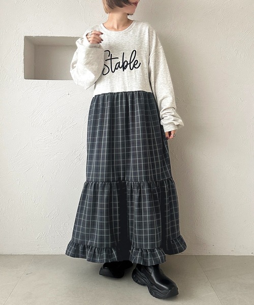 apres jour mignon(アプレジュールミニョン)の「リメイク風裏毛ワンピース【ZOZOTOWN限定アイテム】(ワンピース・レディース・ブラック/ブルー/ブラック系その他/ブラウン系その他・MEDIUM/X-LARGE/SMALL)」の17枚目の写真