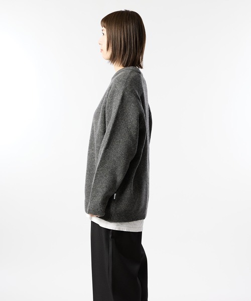 meltum(メルタム)の「WOOL CREWNECK KNIT(ニット/セーター・メンズ・ブラック/チャコールグレー・MEDIUM/LARGE)」の4枚目の写真