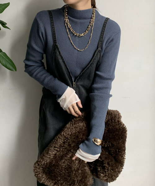 DouDou(ドゥドゥ)の「ボトルネックリブニット(ニット/セーター・レディース・チャコールグレー/オフホワイト/ブルー/ブラック/オレンジ・FREE)」の4枚目の写真