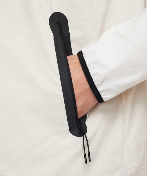 完売品　ナイキ テック ウィンドランナー ウーブン ジャケット M+NRG+TCH+WVN+WR+FZ+JKT+RF.png