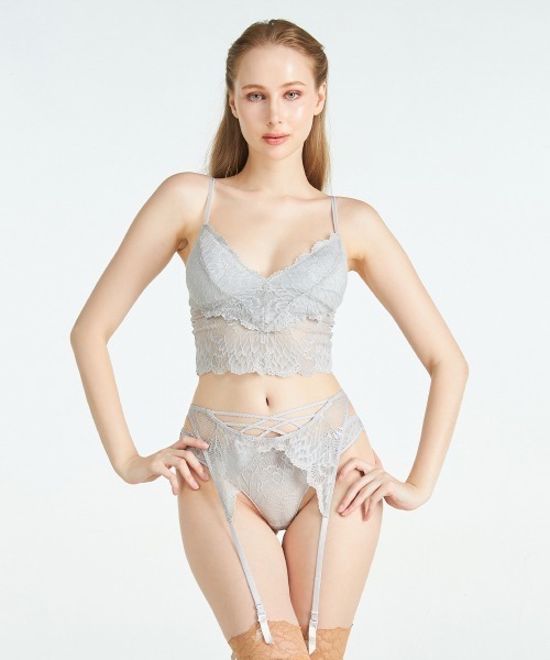 ANNEBRA(アンブラ)の「Amour カップ付きショートキャミ(ブラジャー・レディース・ライトグレー/レッド・L/M/S)」の14枚目の写真