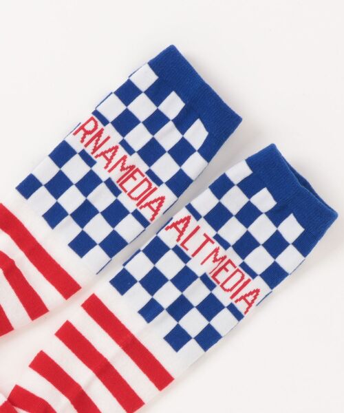 RNA（アールエヌエー）の「E5078 チェッカーボーダーソックス（ソックス/靴下・レディース・ホワイト×レッド/ホワイト×ブルー/ブラック×グリーン・FREE）」の10枚目の写真