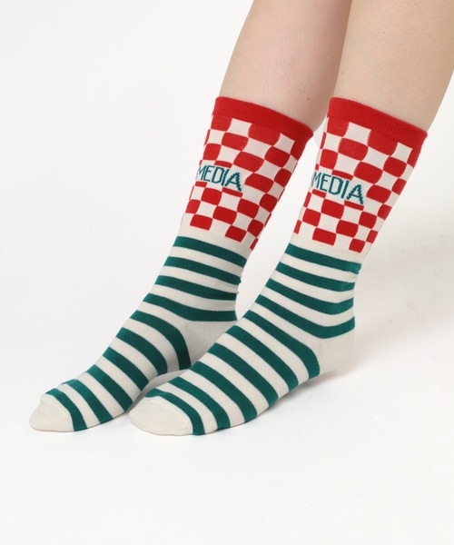 RNA（アールエヌエー）の「E5078 チェッカーボーダーソックス（ソックス/靴下・レディース・ホワイト×レッド/ホワイト×ブルー/ブラック×グリーン・FREE）」の2枚目の写真