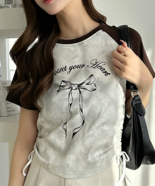 Ada.（エイダ）の「Y2K サイドシャーリング リボン デザイン ラグラン コンパクト Tシャツ（Tシャツ/カットソー・レディース・レッド/ブラック/グレー/ネイビー/ライトブルー/ピンク/ブラウン・S/M）」の11枚目の写真