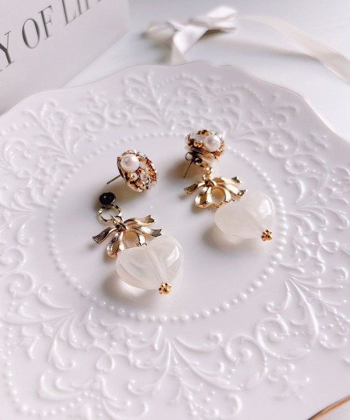 tone(トーン)の「【RosraiE】ビジューパールリボンハート ピアス(MA)(ピアス(両耳用)・レディース・ゴールド・FREE)」の5枚目の写真