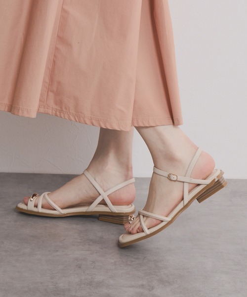 NICAL（ニカル）の「【本革】【NICAL】ナローストラップサムリングサンダル/554210（サンダル・レディース・アイボリー/ブラック/ブルー/ブラウン・X-LARGE/LARGE/MEDIUM/SMALL）」の2枚目の写真