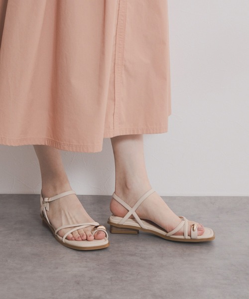 NICAL（ニカル）の「【本革】【NICAL】ナローストラップサムリングサンダル/554210（サンダル・レディース・アイボリー/ブラック/ブルー/ブラウン・X-LARGE/LARGE/MEDIUM/SMALL）」の8枚目の写真