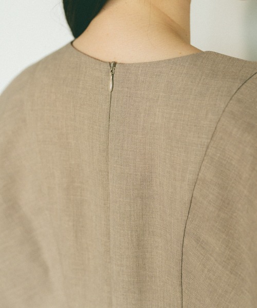 VANNIE U(ヴァニーユー)の「ケープスリーブフレアワンピース(ワンピース・レディース・グレー/ベージュ・FREE)」の3枚目の写真