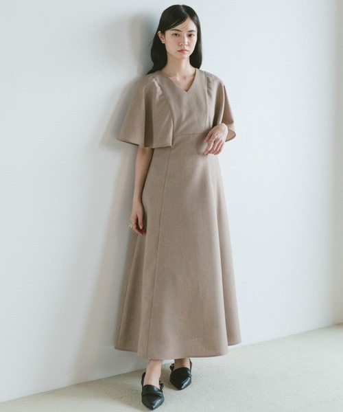 VANNIE U(ヴァニーユー)の「ケープスリーブフレアワンピース(ワンピース・レディース・グレー/ベージュ・FREE)」の7枚目の写真