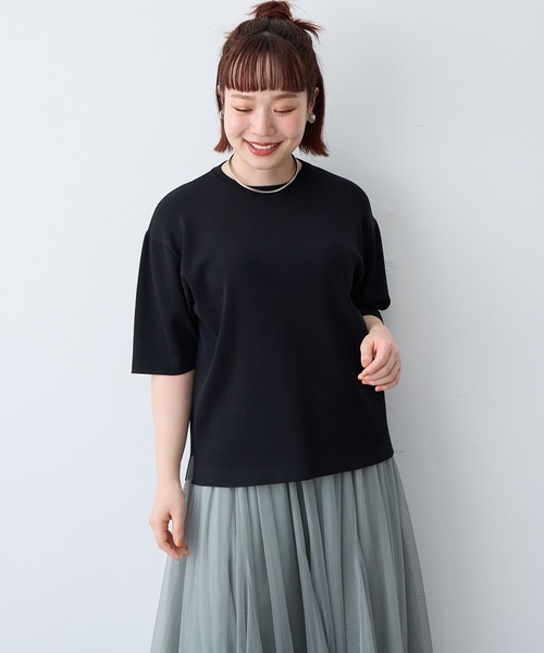 anyfee(エニフィー)の「【anyfee/プラスサイズ】ドライタッチ半袖ニット《接触冷感/洗濯可能》(ニット/セーター・レディース・ブラック/オフホワイト/オレンジ・5L/4L/LL/3L)」の6枚目の写真