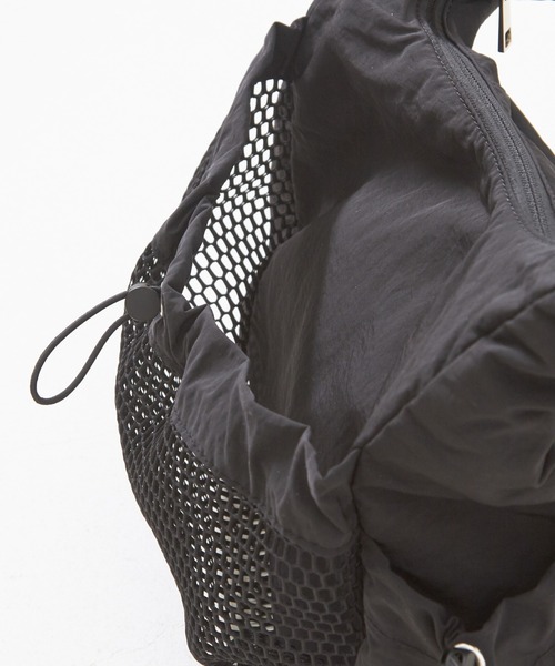 CUBE SUGAR（キューブシュガー）の「ナイロンメッシュポケットショルダーバッグ（ショルダーバッグ・レディース・グレー/ナチュラル/ブラック・M）」の21枚目の写真