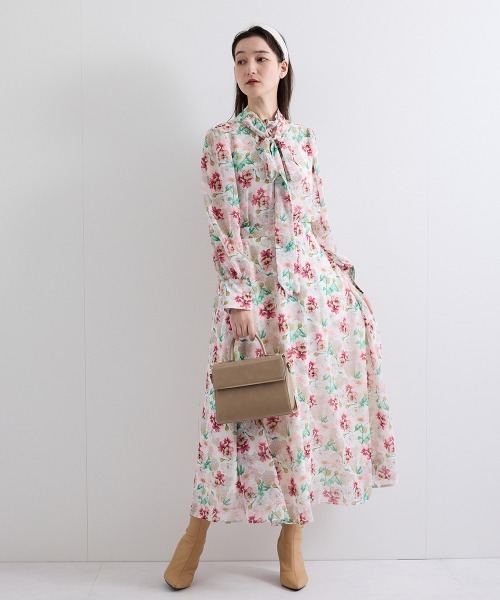 QUEENS COURT(クイーンズコート)の「フラワーシアーハイネックブラウス≪洗濯機で洗える≫(シャツ/ブラウス・レディース・パープル/ピンク/ネイビー・M)」の19枚目の写真