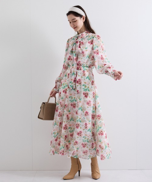 QUEENS COURT(クイーンズコート)の「フラワーシアーハイネックブラウス≪洗濯機で洗える≫(シャツ/ブラウス・レディース・パープル/ピンク/ネイビー・M)」の20枚目の写真