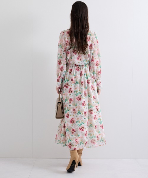 QUEENS COURT(クイーンズコート)の「フラワーシアーハイネックブラウス≪洗濯機で洗える≫(シャツ/ブラウス・レディース・パープル/ピンク/ネイビー・M)」の21枚目の写真
