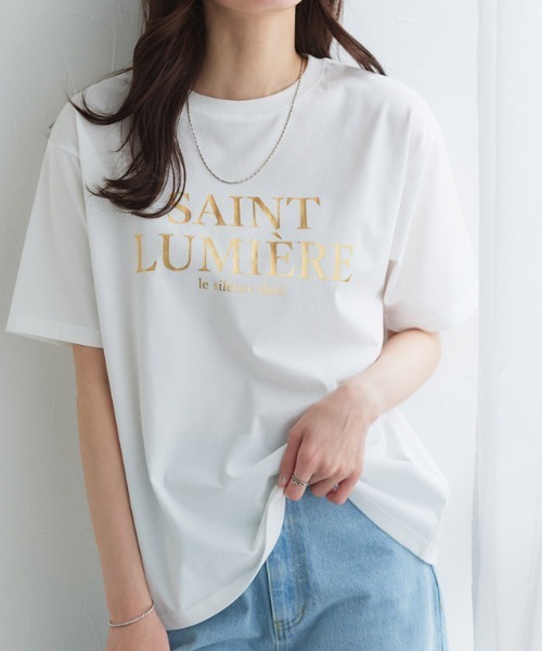 Pierrot（ピエロ）の「【接触冷感・イージーケア】オーバーサイズロゴTシャツ（Tシャツ/カットソー・レディース・ブラック系その他/ホワイト系その他2/ネイビー系/ホワイト系その他4/ホワイト系その他/ホワイト系その他3/ホワイト×シルバー/ホワイト×グレー/ホワイト×ブラック/ホワイト×ゴールド/ホワイト系その他5/チャコール・M/L）」の5枚目の写真